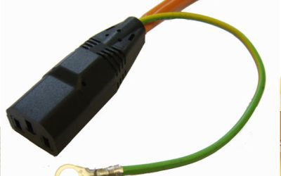 IEC C13 3 Pole 10A Straight Female Connector With External Ground Wire