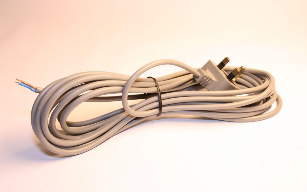 UK 13A Moulded Plug to stripped end – 7m Grey 2 core PVC